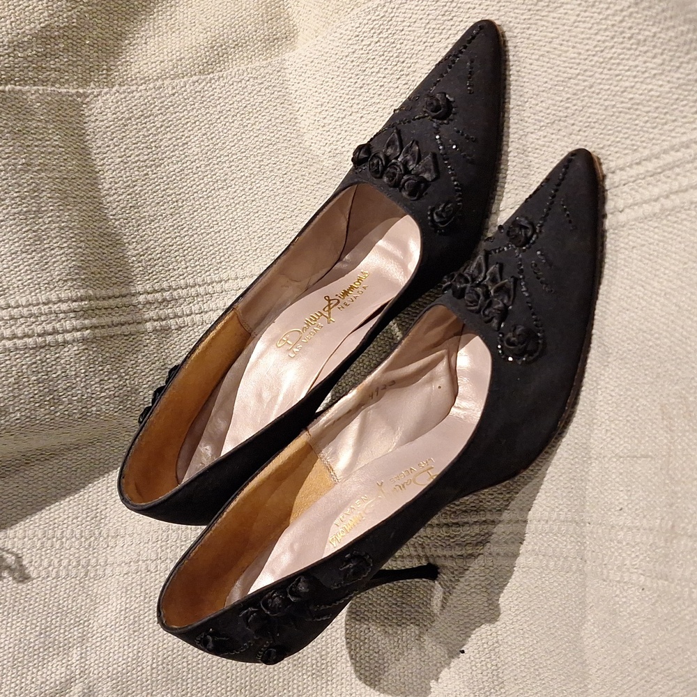 Danny Simmons Las Vegas Nevada black rose bud spiked heels size 10